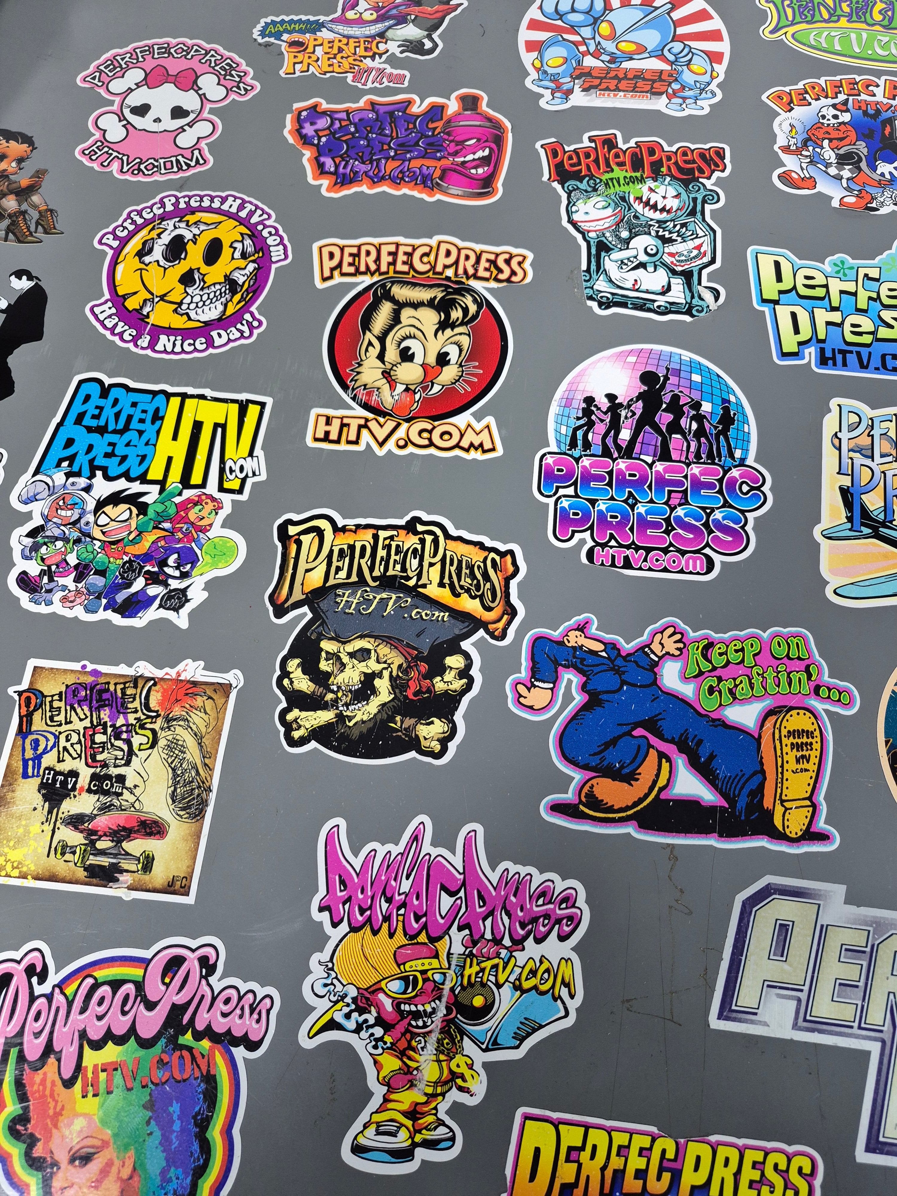 2 (Pieces) 3 and 5 Travel Stickers On Suitcase